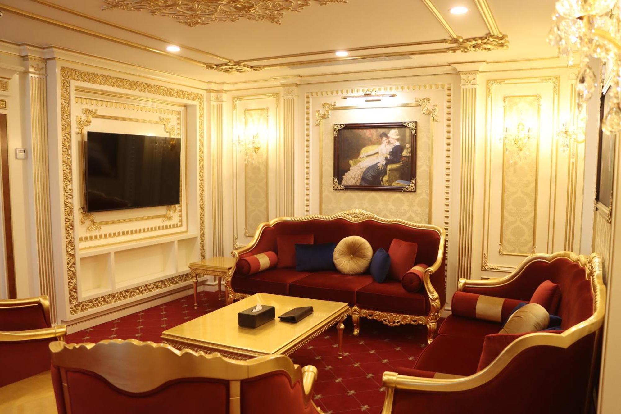Cristal Erbil Hotel 외부 사진 A living room in the Presidential Suite