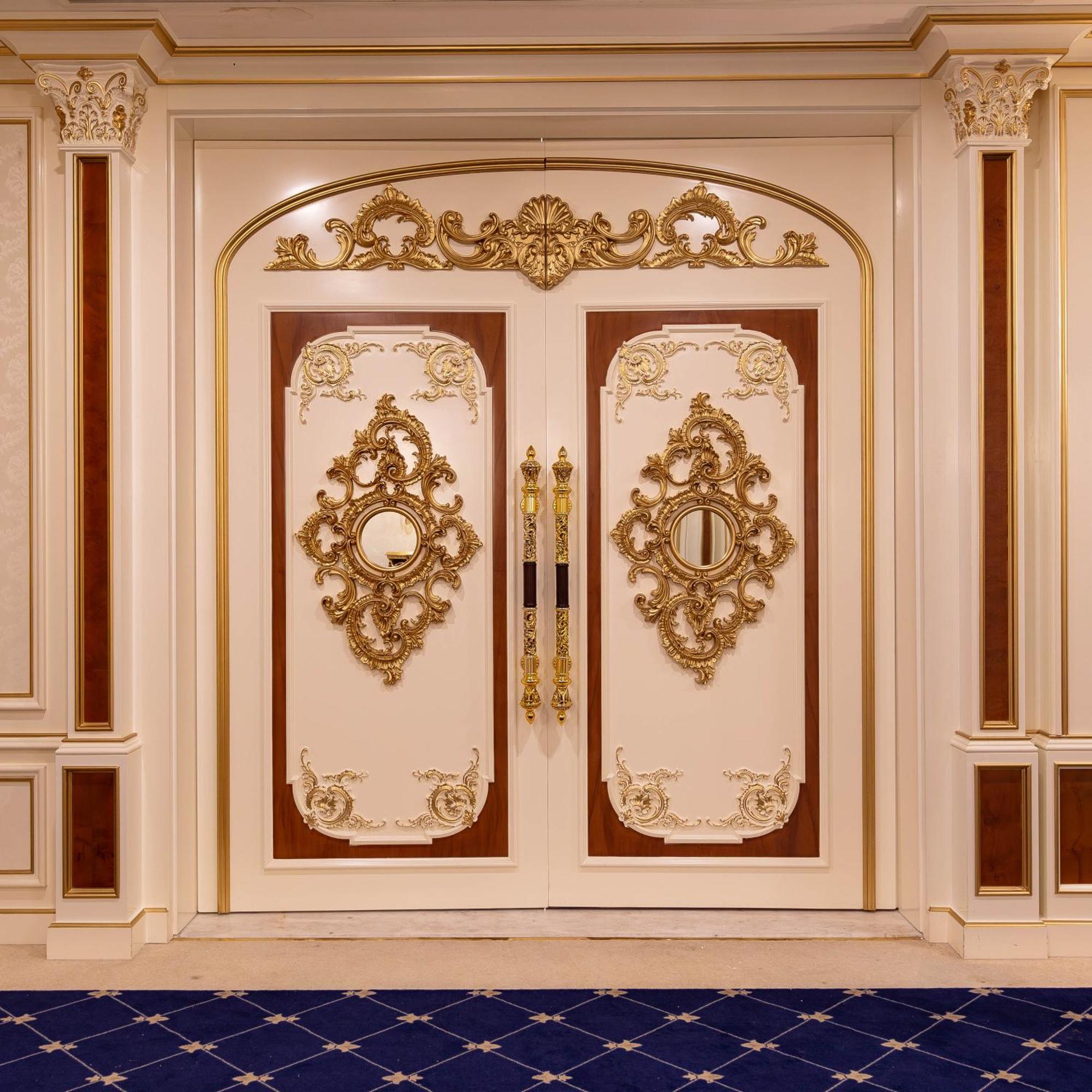 Cristal Erbil Hotel 외부 사진 Door of the Russian embassy in Paris