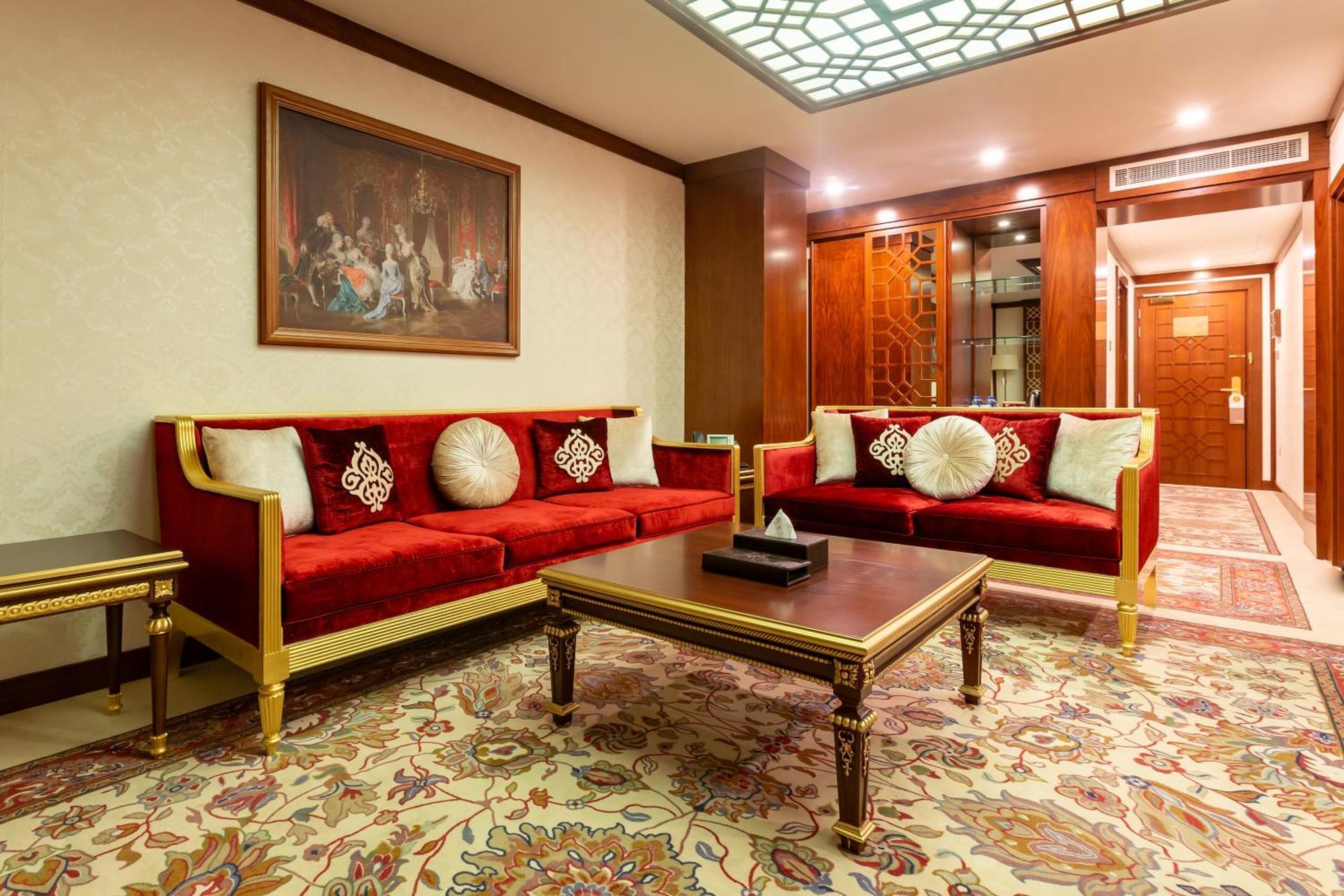Cristal Erbil Hotel 외부 사진 A living room in the Presidential Suite
