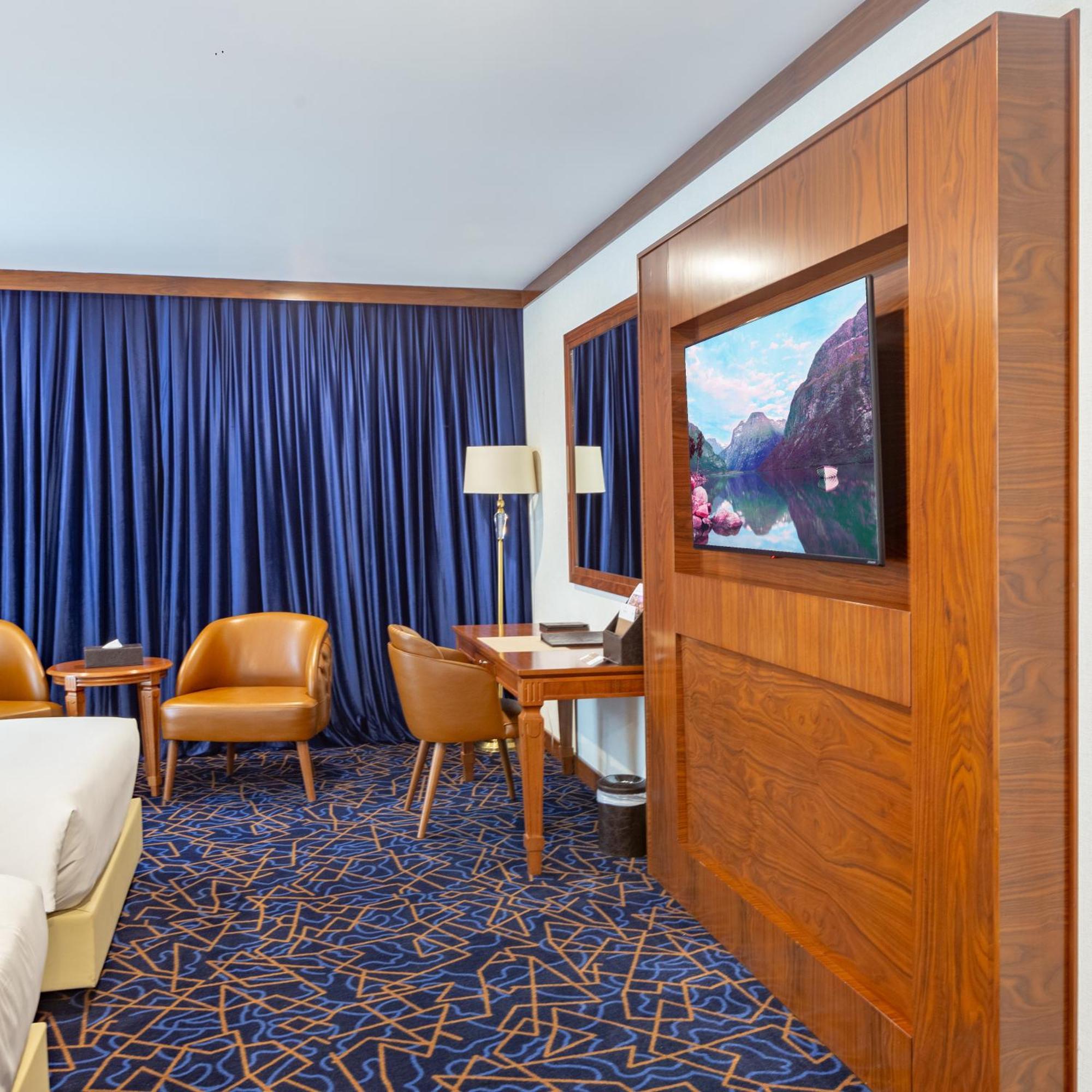 Cristal Erbil Hotel 외부 사진 A room at the hotel