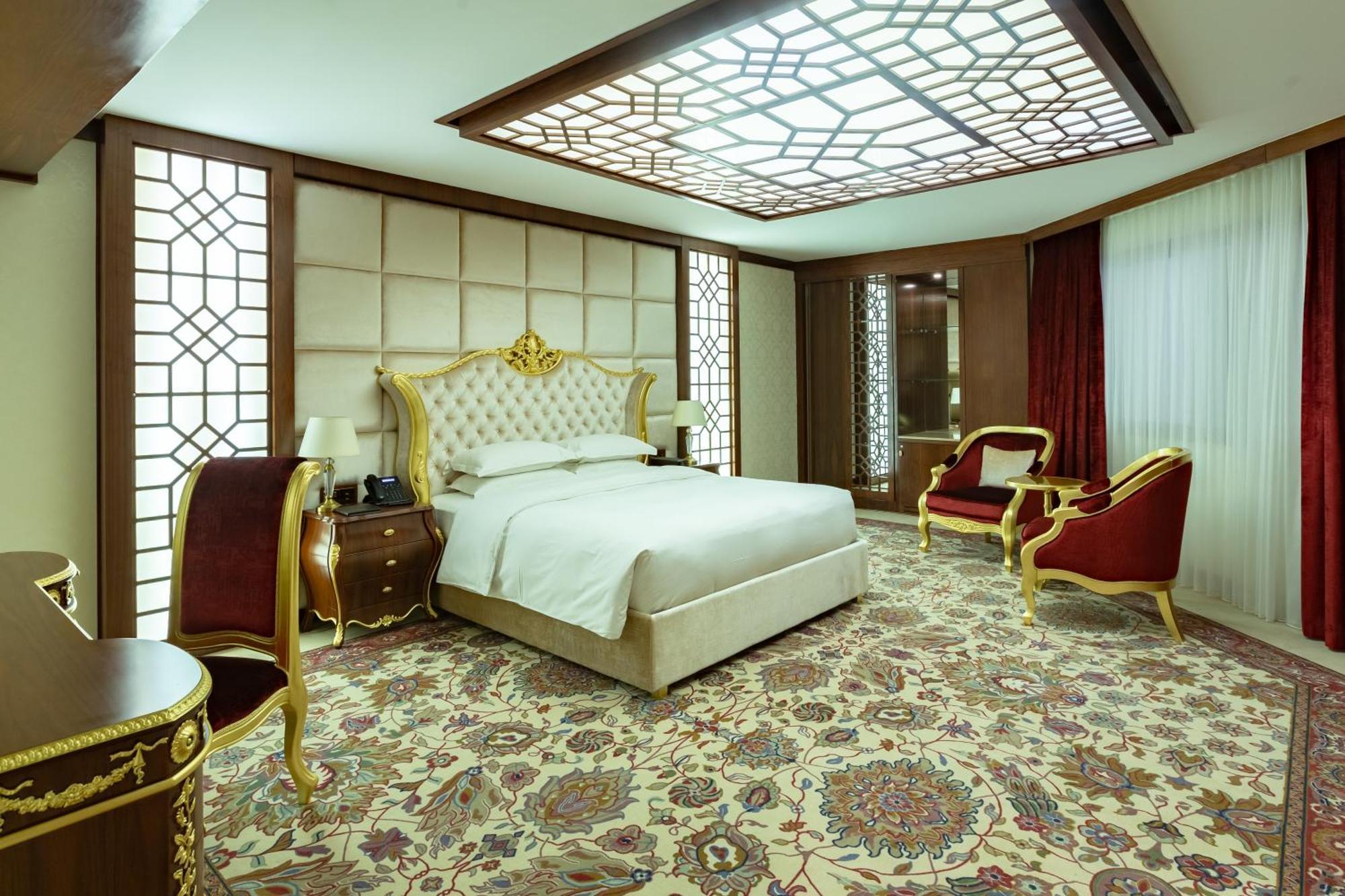 Cristal Erbil Hotel 외부 사진 A bedroom in the hotel