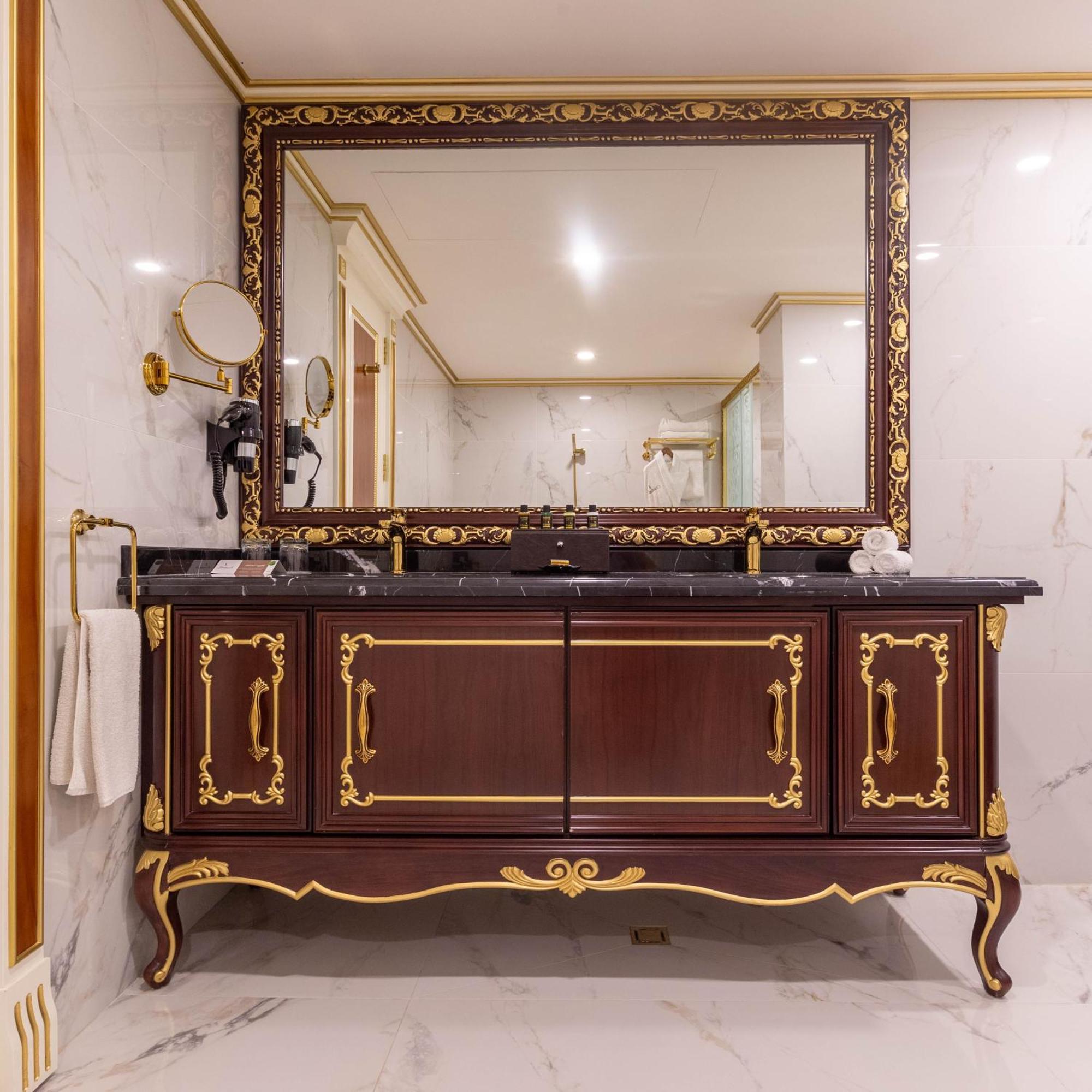Cristal Erbil Hotel 외부 사진 Bathroom